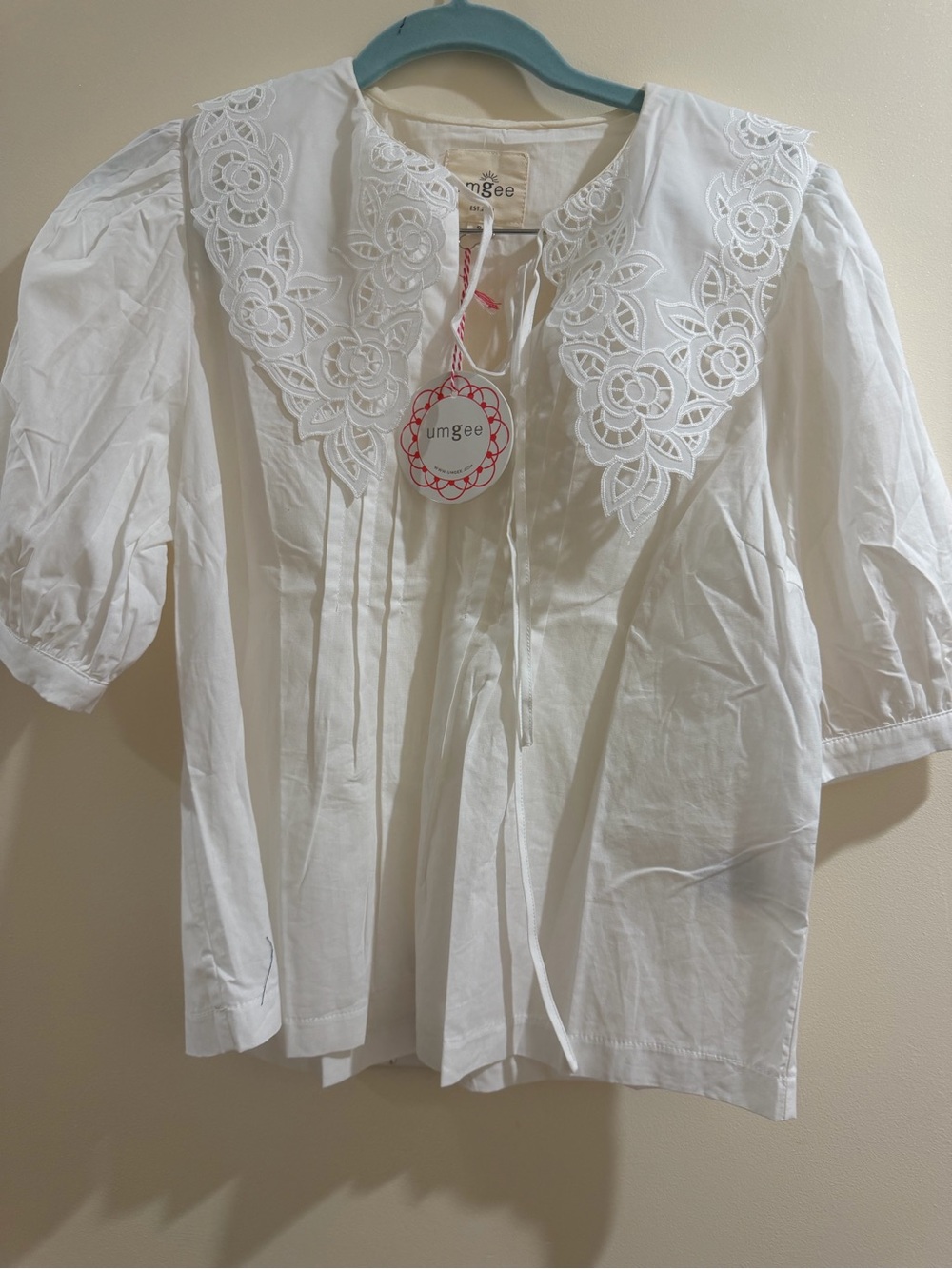 Umgee White Lace-Trim Pleated Blouse